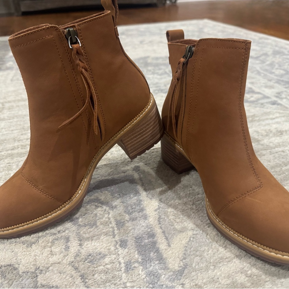 TOMS Marina Ankle Boots (Size 7)